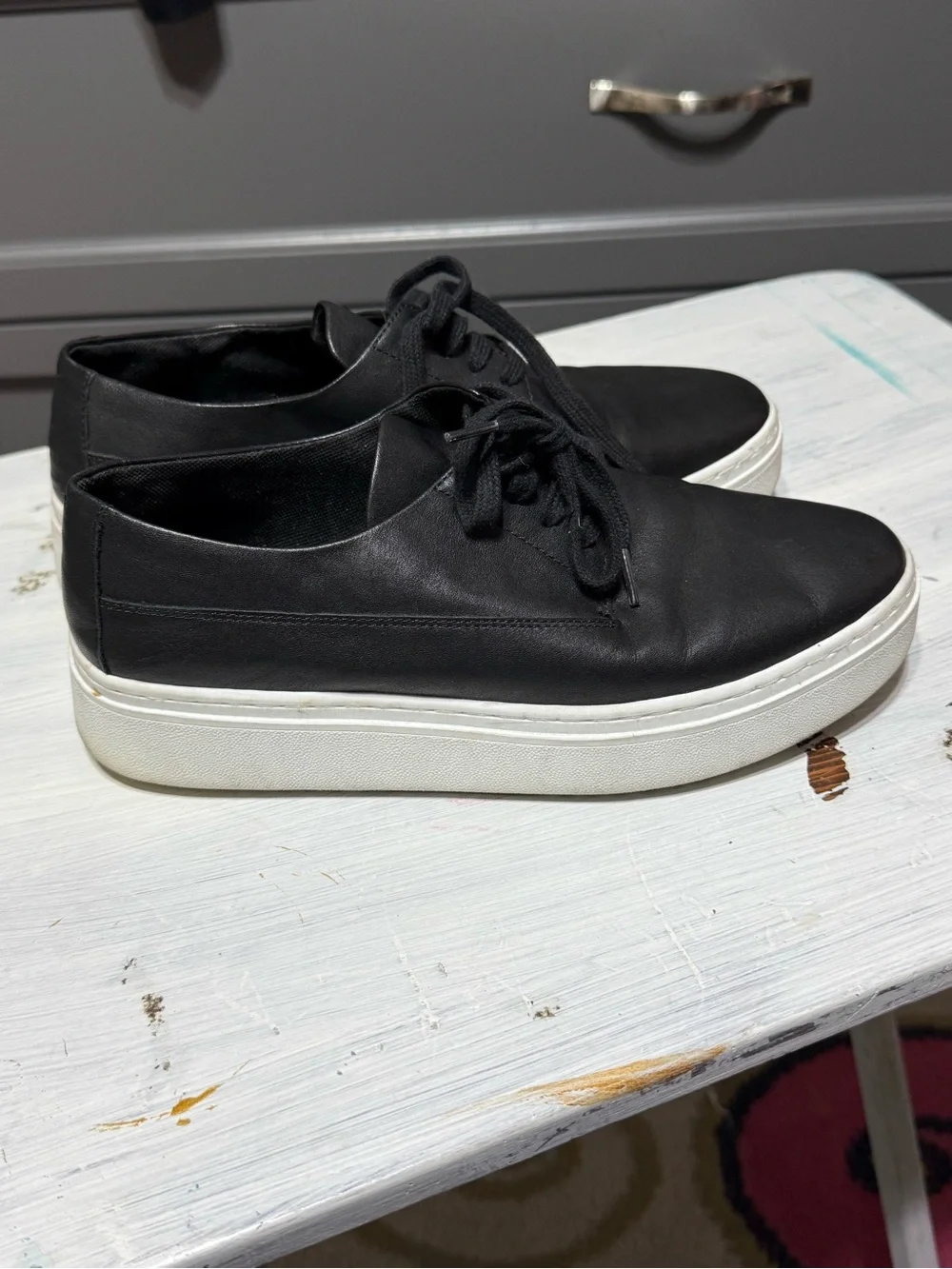 Pretty Eileen Fisher black sneakers size 7